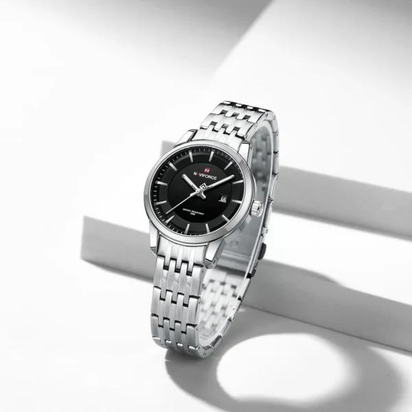 Naviforce NF-9228 Eclipse Edition men’s stainless-steel analog wristwatch with date display.