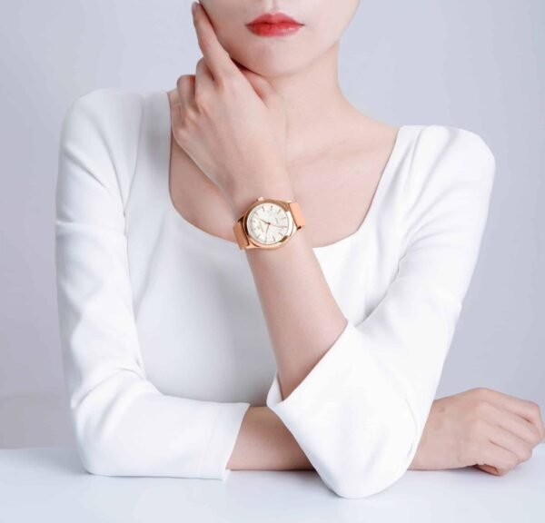Naviforce NF 5051 PureFemme women’s wristwatch with silicone strap and elegant dial design