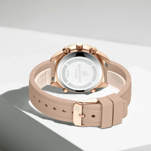 Naviforce NF5045 Elegant Heart women’s wristwatch with zinc alloy case, mineral glass dial, and lightweight silicone strap in a fashionable design.