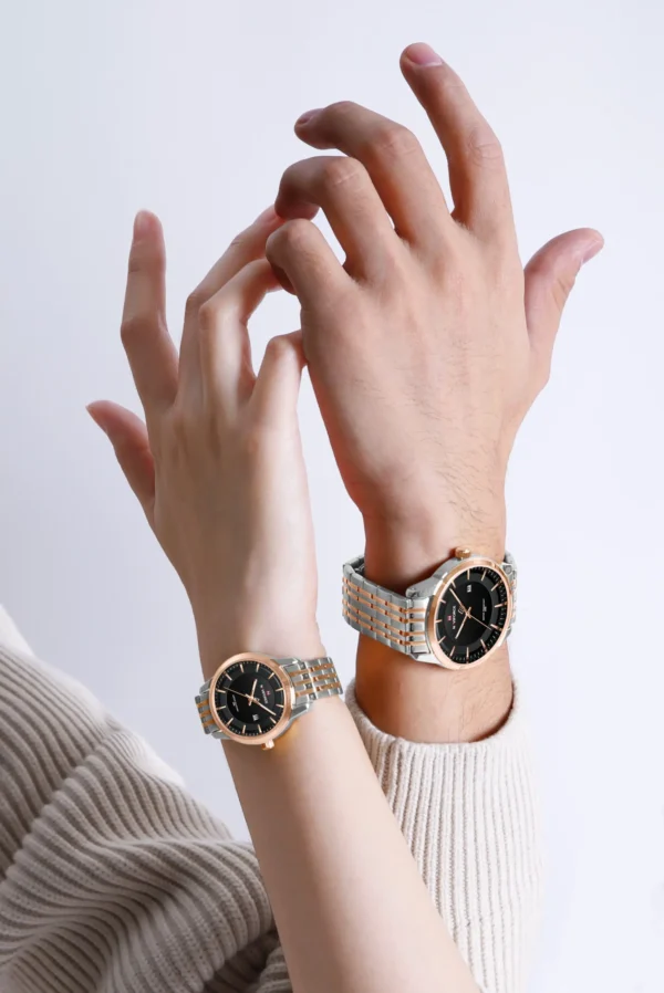 Naviforce NF-9228 Couple Connect Edition – matching men’s and women’s stainless-steel wristwatch set.