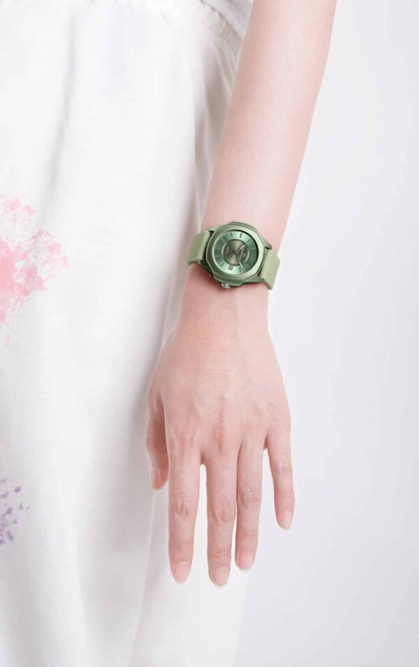 Naviforce NF7107 Grace Date women’s watch with a lightweight silicone strap and stylish analog dial.