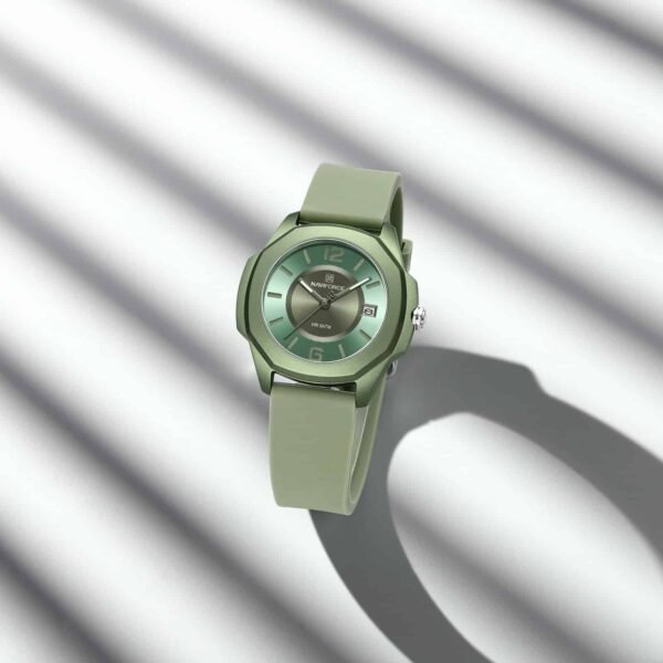Naviforce NF7107 Grace Date women’s watch with a lightweight silicone strap and stylish analog dial.