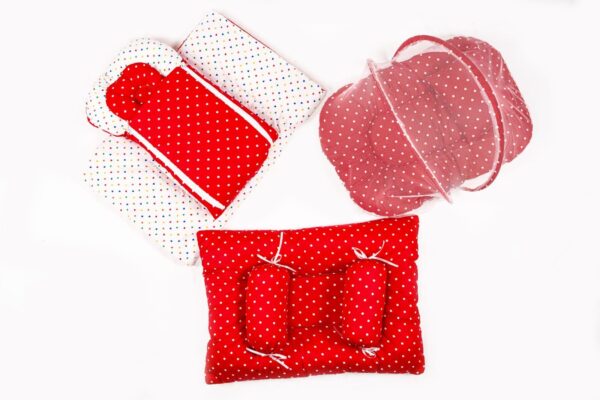 Hafta Bazaar by 8-piece newborn baby bedding set with carry nest, pillow, bolsters, quilt, and soft bedding accessories.